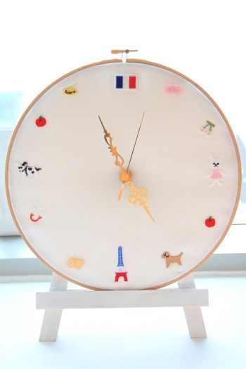 刺繍枠を使ったオリジナル時計～ウサギ編～