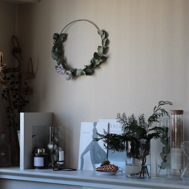 ３ステップで簡単！ 海外インテリア風クリスマスリースの作り方