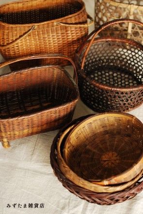 キッチンの生活感をカゴの中へ