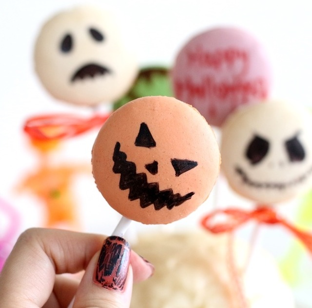 市販のマカロンで簡単＆可愛い♪ ハロウィンポップスの作り方