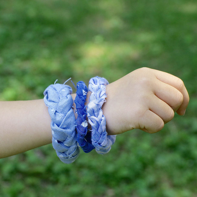 あそび育★端切れでできる！ 子どもと一緒に！ 三つ編みするだけブレスレット