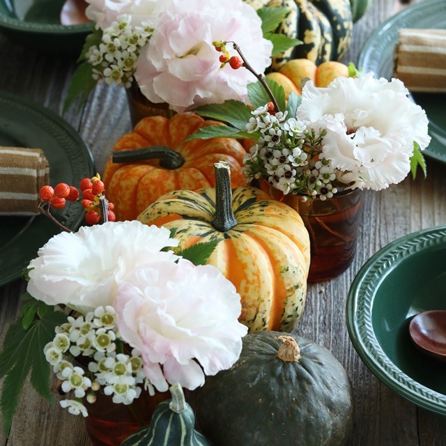 ハロウィンのテーブルに♪カボチャを使った簡単アレンジメント