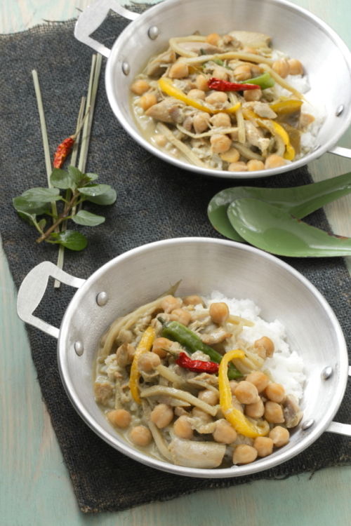 意外と簡単！　ひよこ豆のココナッツグリーンカレー