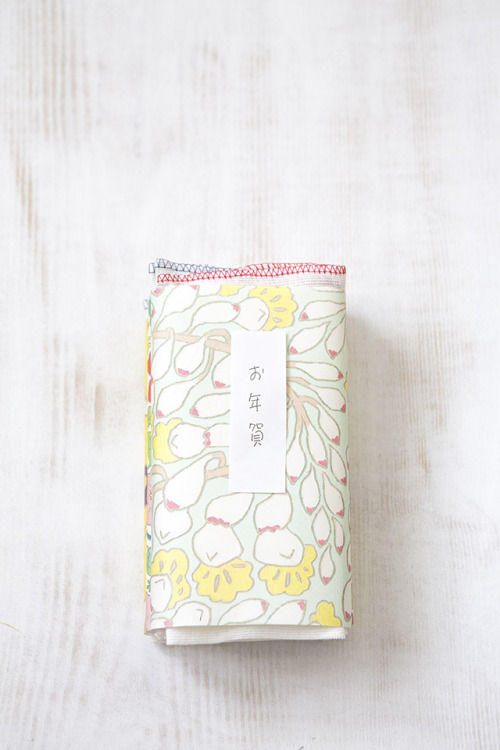 MUJIの「落ちワタふきん」をお洒落なお年賀に♪