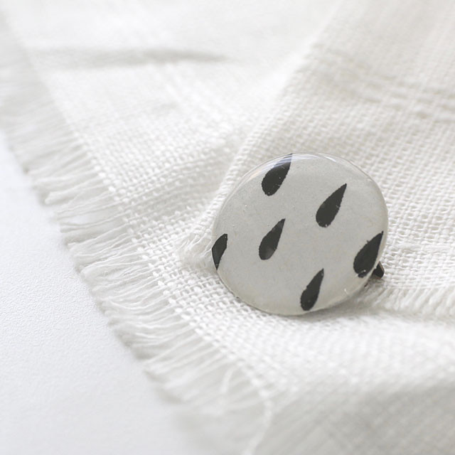 100均アイテムと半紙でできた♪　簡単文字入りバッジの作り方