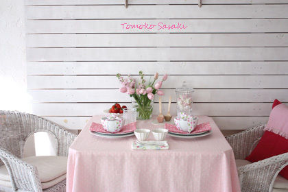 ２０秒でできちゃう！空き瓶をリボンでおめかし