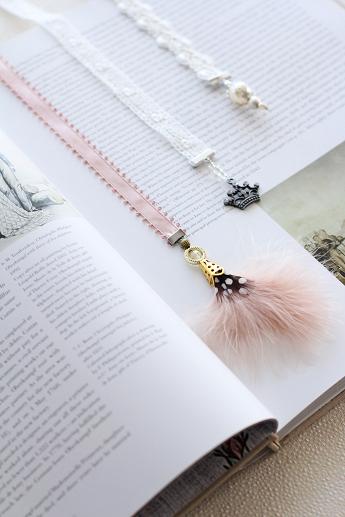 リボンとチャームですぐ作れるブックマーク