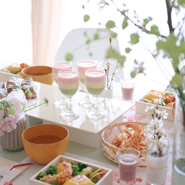 お家でお花見パーティー♪ 桜色の簡単な飾り方アイデア
