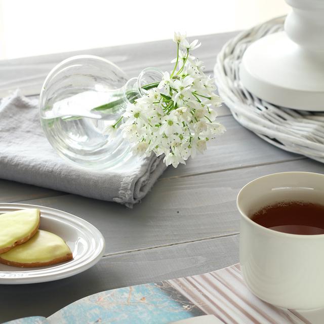 短くなったお花を最後まで楽しめるフラワーベース