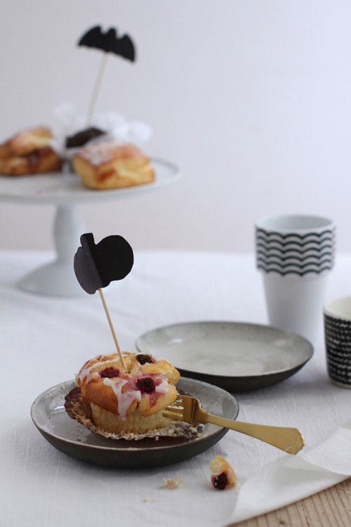 取り入れやすさが◎　100均材料でできる手づくりピックのハロウィン・デコ