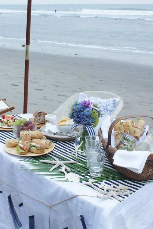 アウトドアテーブルを素敵に♪　気軽に作れるポイントをご紹介！