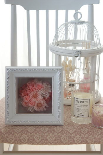 春の記念品にスカビオサプリザのフレームを