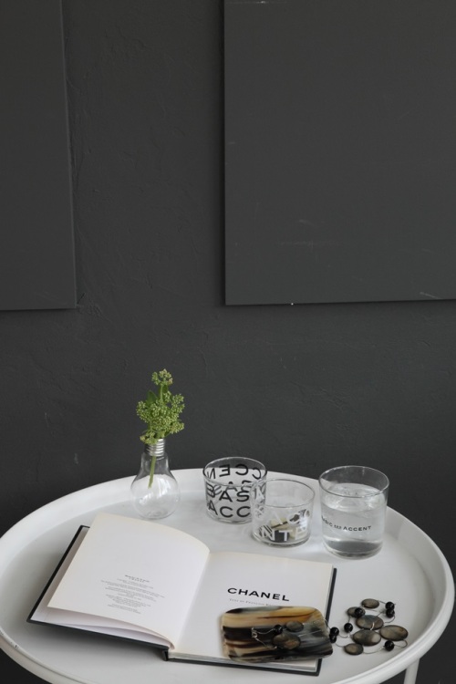 最旬スタイリング　～　インテリアはよりシンプル＆モダンに。ニュアンスをつけて