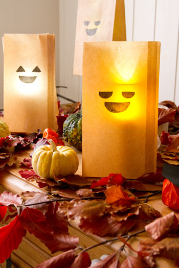 ◆ハロウィン特集No１．オイルペーパー袋と懐中電灯でハロウィンランタン