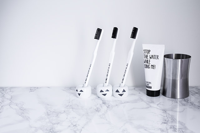 1分でリメイク！MUJIの歯ブラシスタンドをハロウィン仕様に！！