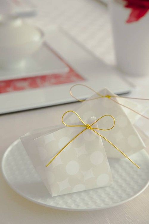 懐紙を使った折形ぽち袋で、お正月の小さなおみやげ