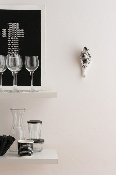 アウトドアグッズで、クールでカッコいいインテリア！　～　「ナチュラルな暮らしのヒント」から