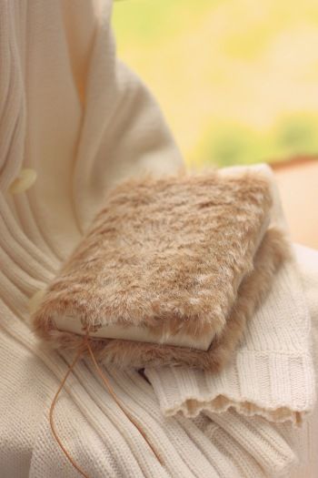 暖かい♪バンビ風ファーのブックカバー