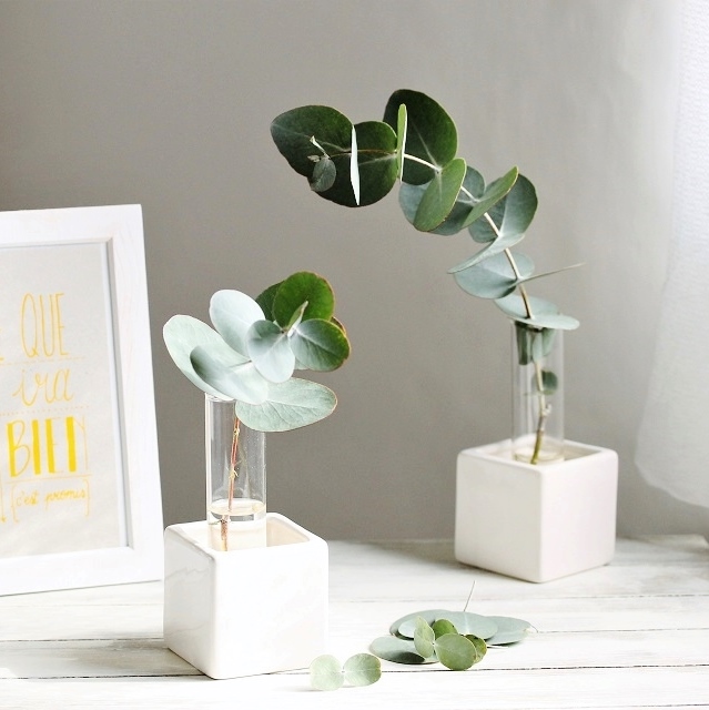 All100均で作る♪ 倒れないシリンダーグラスの一輪挿し