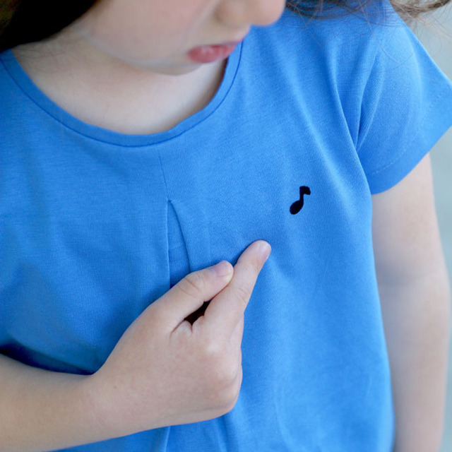 あそび育★お洋服の前はどっち？ 前印つけで簡単!　こどものお着替え練習