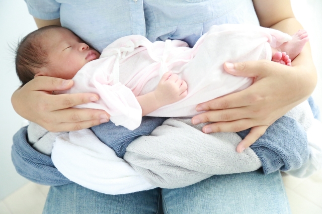 こんなのが欲しかった！　簡単手作りの抱っこクッションは洗えて清潔♪