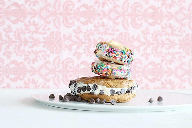 アイスクリーム　サンド　スイーツ