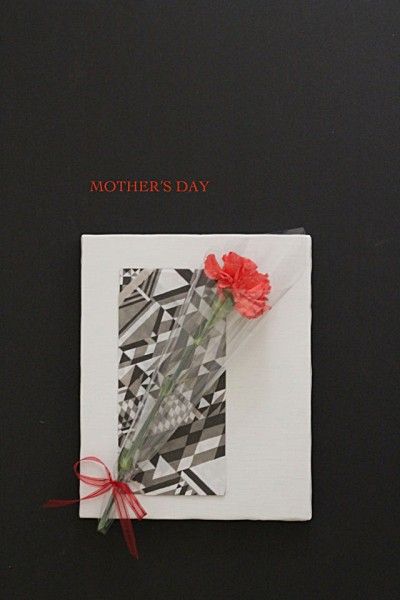 母の日のカーネーションを押し花にして、長く楽しむ