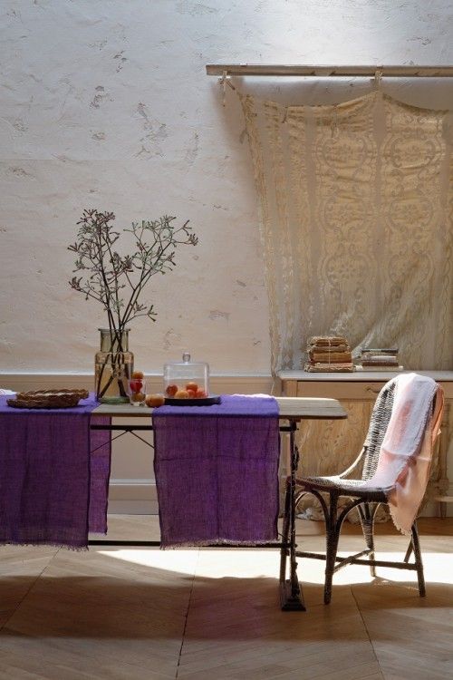 ショールやキッチンクロスもテーブルにアレンジ！　夏インテリア