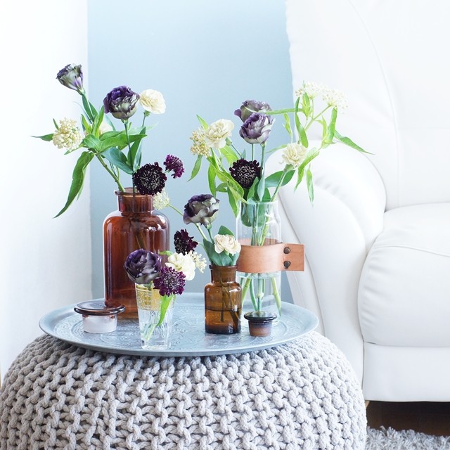 【秋の花色配色】ベージュ＆バーガンディ　簡単に出来る小瓶のアレンジで、秋のインテリアに！