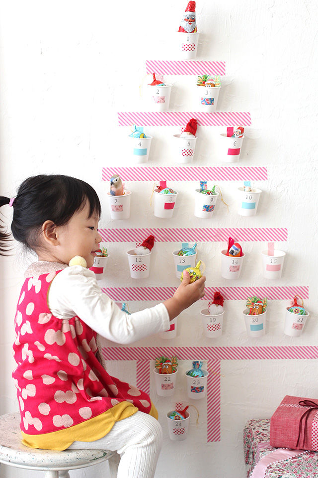 貼るだけで簡単♪ マスキングテープと紙コップでアドベントカレンダー