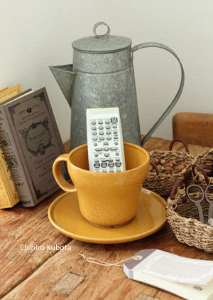 ＩＫＥＡマグカップをリモコン入れに