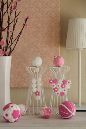 ＩＫＥＡのキャンドルスタンドで桃の節句のデコレーション