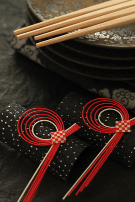 お正月も大活躍！キッチンペーパーの芯を使った和風小物