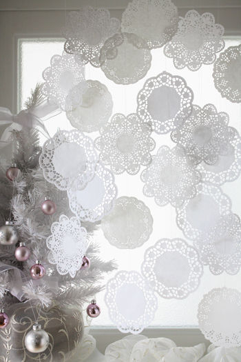 2012クリスマス・１　レースのペーパードイリーでホワイトクリスマス