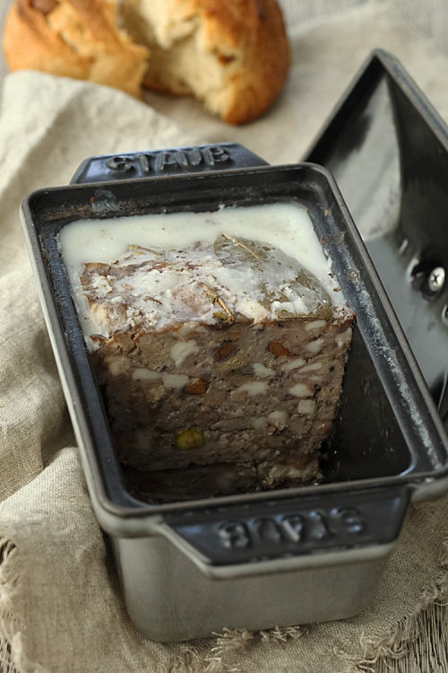 赤ワインと楽しみたいお肉のテリーヌ