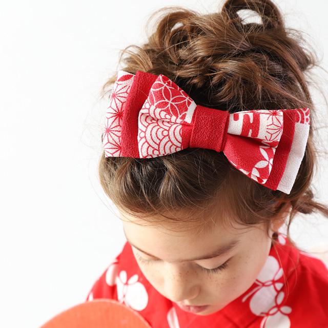 両面テープで貼るだけ！ ダイソーのちりめん風生地で作る「リボンコーム」