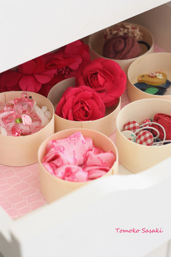 空き箱を使ってアクセサリー