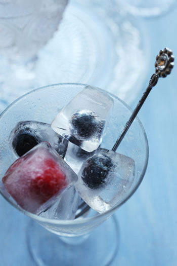 おうちでカフェ気分！ベリーとミントのお洒落な氷