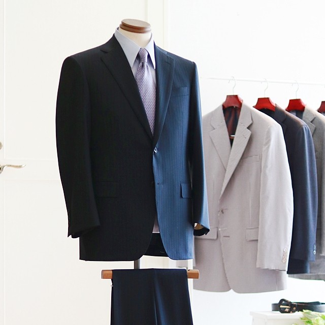 アイロン要らず!! 簡単!! 毎日出来るスーツのお手入れ