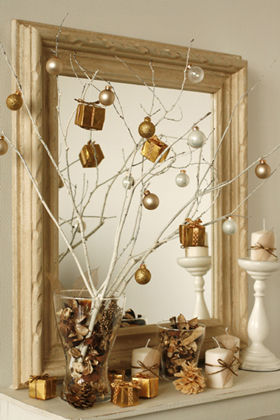 自然の枝で手作りのクリスマスアレンジ