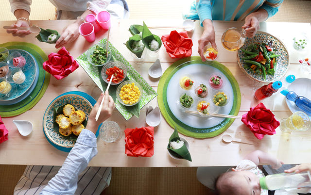 “お帰りなさい、かわいいお盆でおもてなし”～ナプキンのハスの花