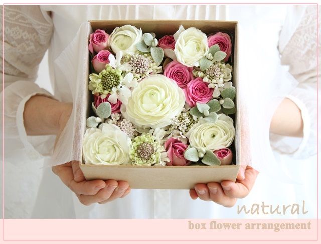 サプライズ・プレゼントに！　フラワーボックスはいかがでしょうか？