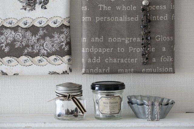 簡単ファブリックパネルで、インテリアをプチ模様替え～　「ナチュラルな暮らしのヒント」から