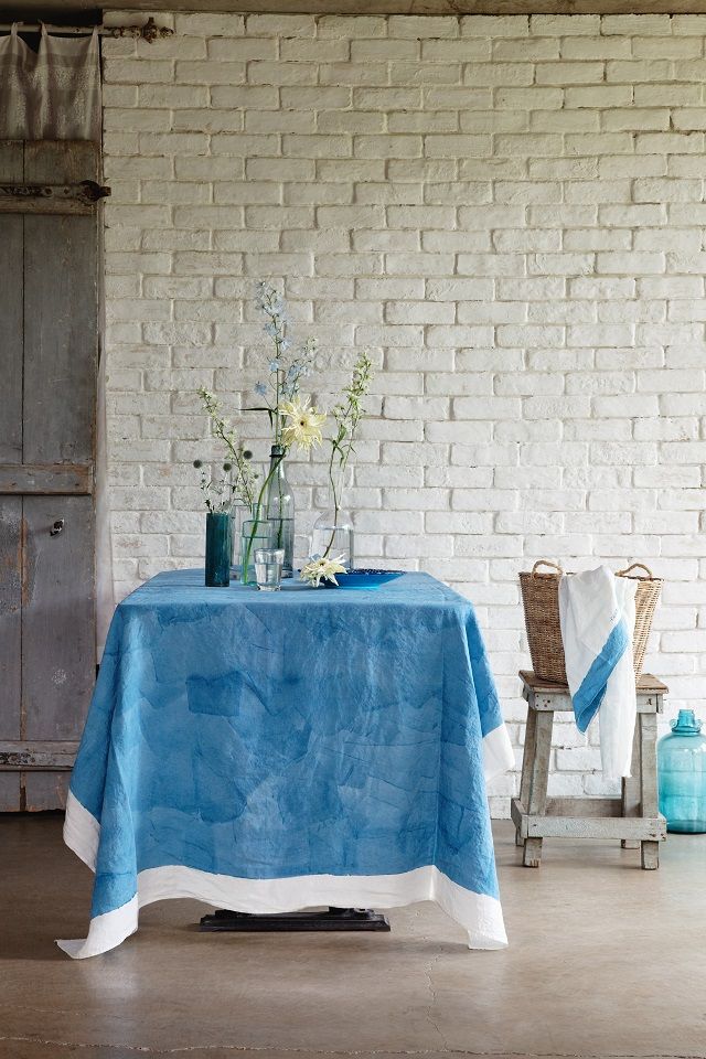 薄くてしなやかなリネン「BERTOZZI」で、真夏の爽やかインテリア