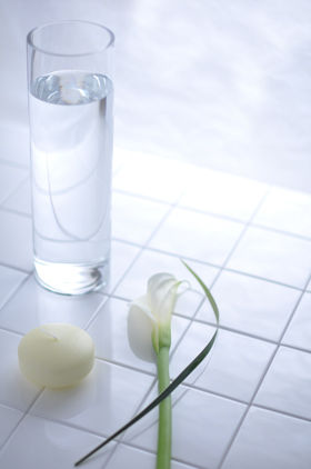 花を水に沈めるだけ！？簡単スタイリッシュアレンジ