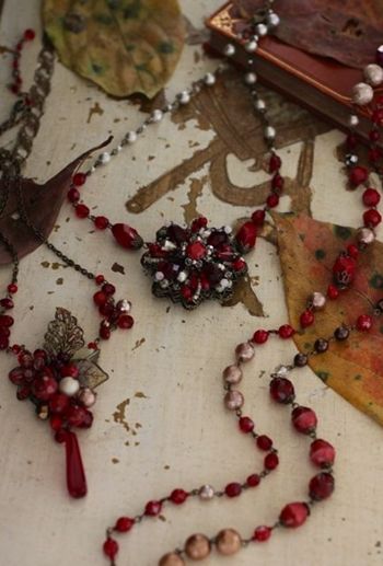 紅葉を纏う・・・赤いジュエリーｅｔｃ．