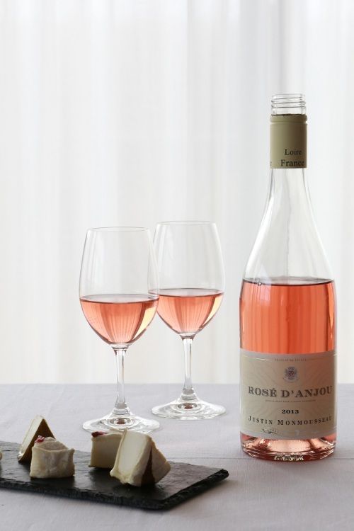 春におすすめ!!　ロゼワインと桜の風味のするチーズ