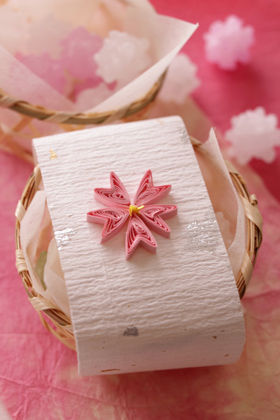 ペーパークイリングで作る桜のアクセント