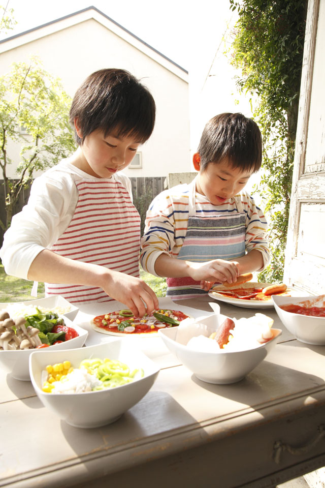 自由にトッピング!!　子どもでも簡単！手作りピザ