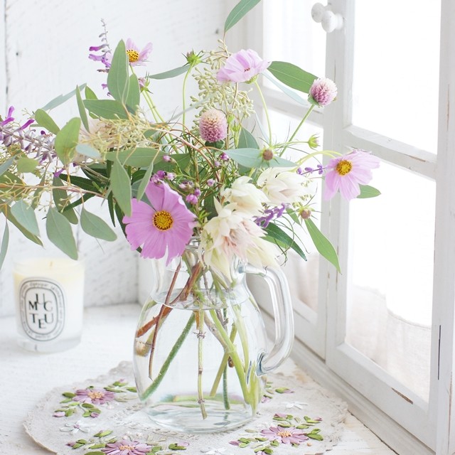 【秋の花色配色】ピンク紫×グレー　レトロ調のナチュラルな花合わせのポイント